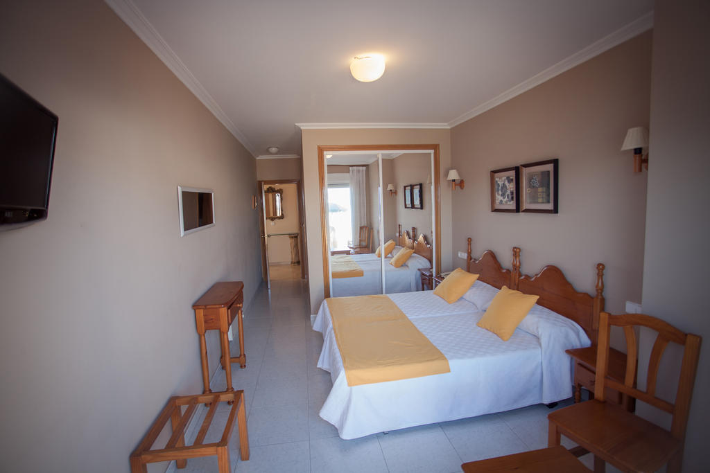 Hotel Martin Esperanza Portonovo Bilik gambar
